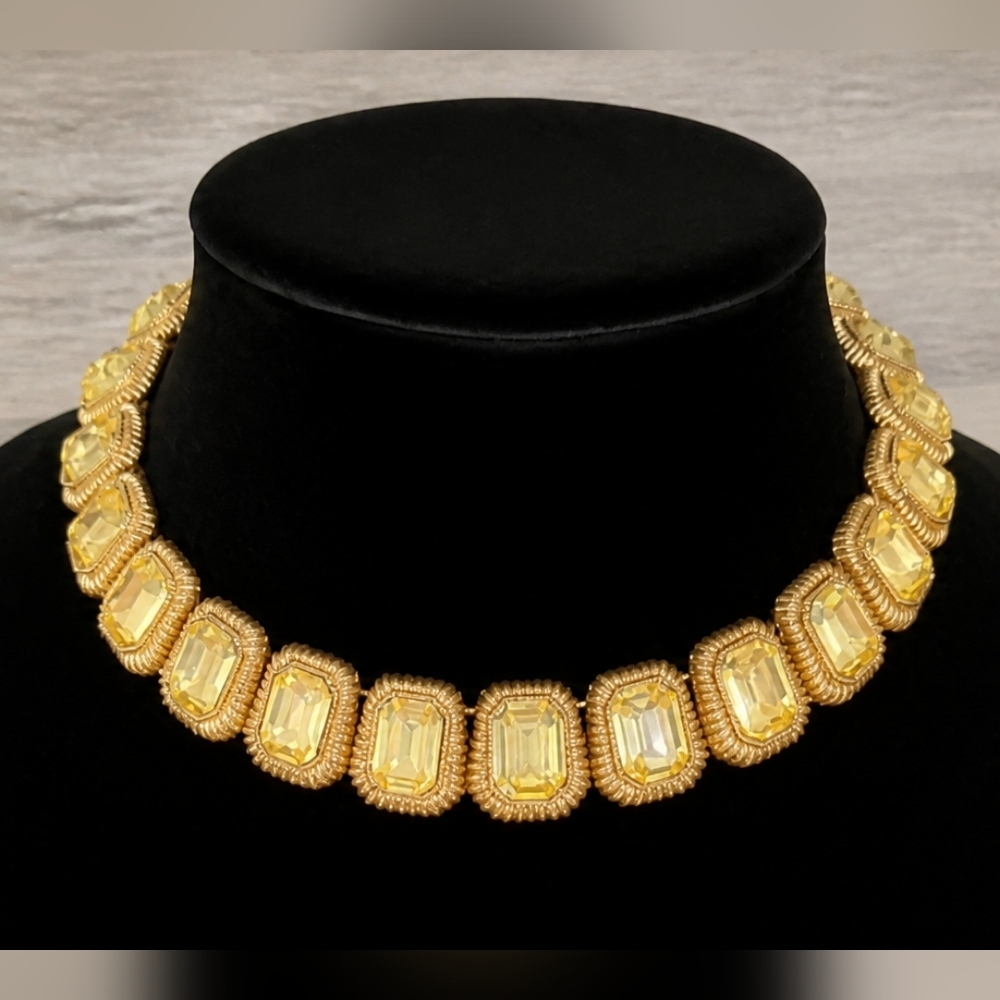 Elegant Gold Statement Choker Necklace with Brilliant Yellow Gemstones